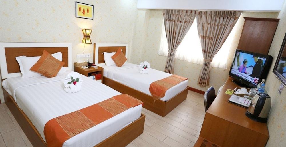 Hotel Kan Kaw Yangon Bagian luar foto
