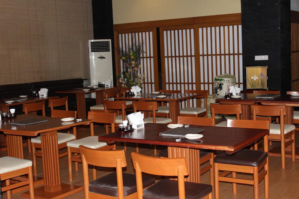 Hotel Kan Kaw Yangon Bagian luar foto