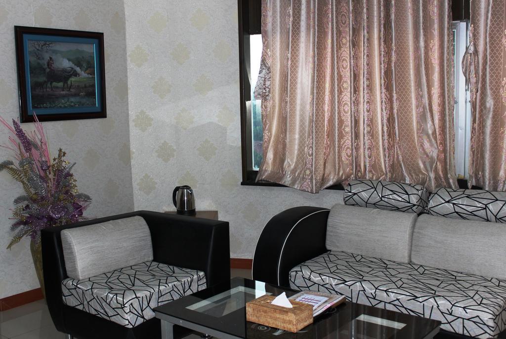 Hotel Kan Kaw Yangon Bagian luar foto