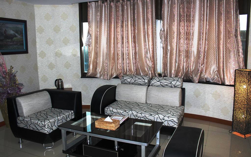 Hotel Kan Kaw Yangon Bagian luar foto