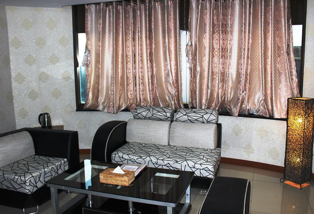 Hotel Kan Kaw Yangon Bagian luar foto