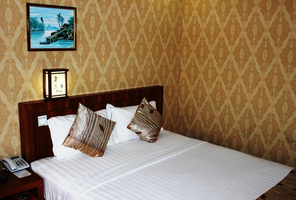 Hotel Kan Kaw Yangon Bagian luar foto