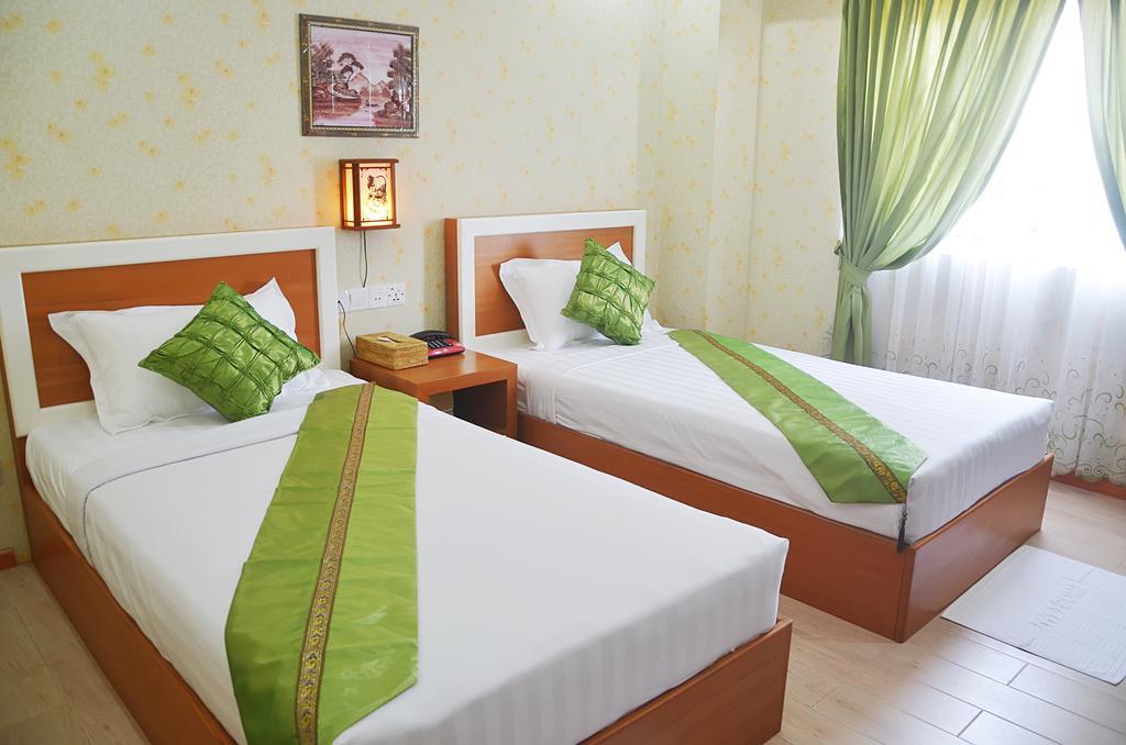 Hotel Kan Kaw Yangon Bagian luar foto