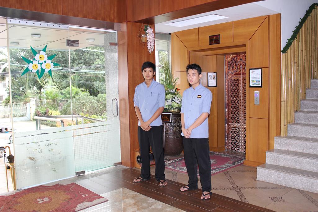 Hotel Kan Kaw Yangon Bagian luar foto